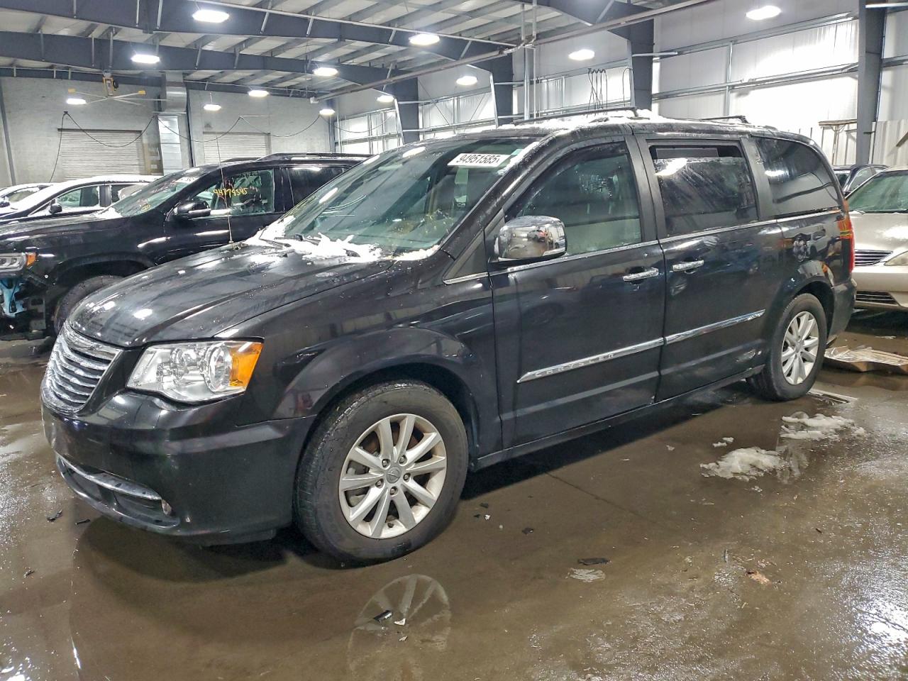 Lot #3304563465 2014 CHRYSLER TOWN & COU