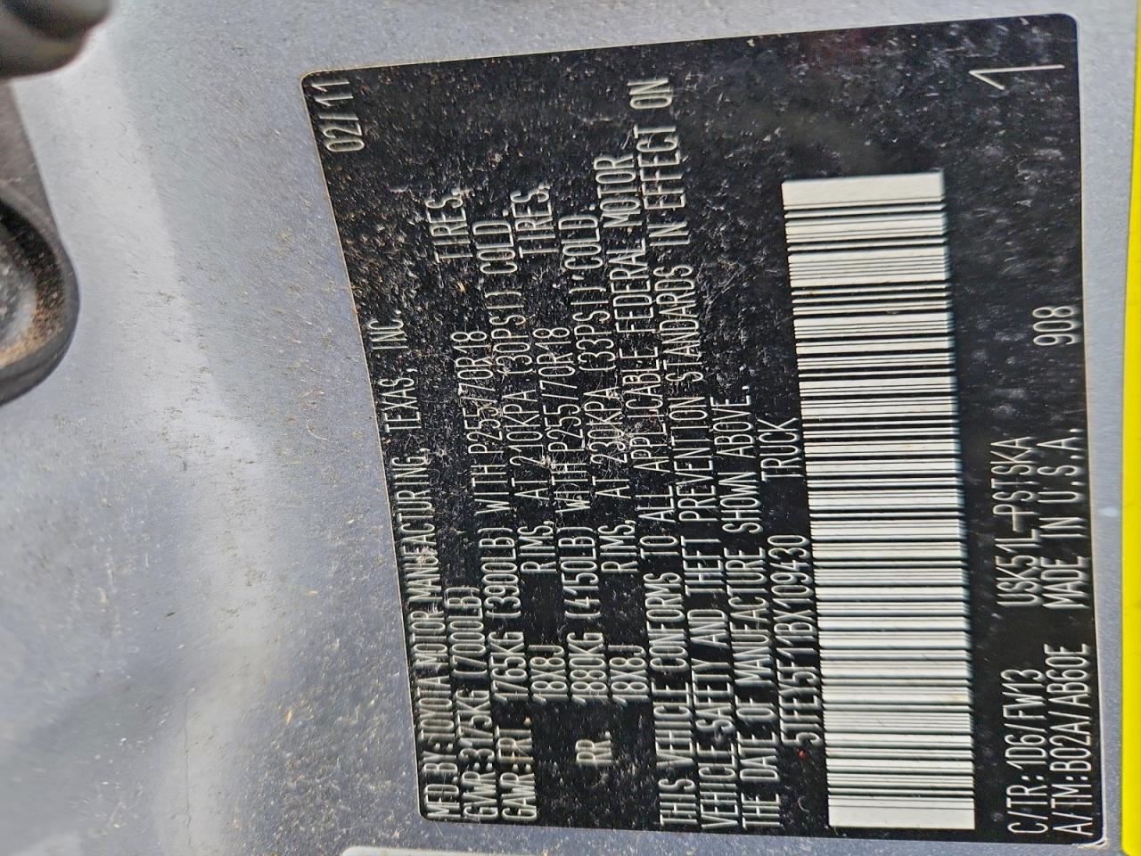 TOYOTA TUNDRA CREWMAX SR5