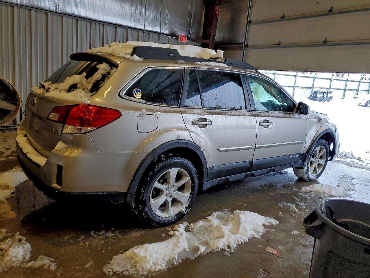 Lot #3315996125 2014 SUBARU OUTBACK 2.
