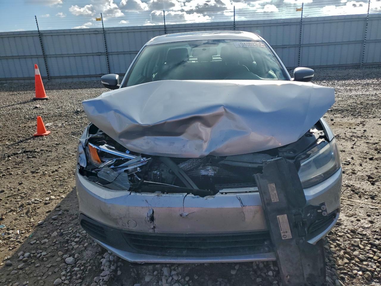 VOLKSWAGEN JETTA BASE