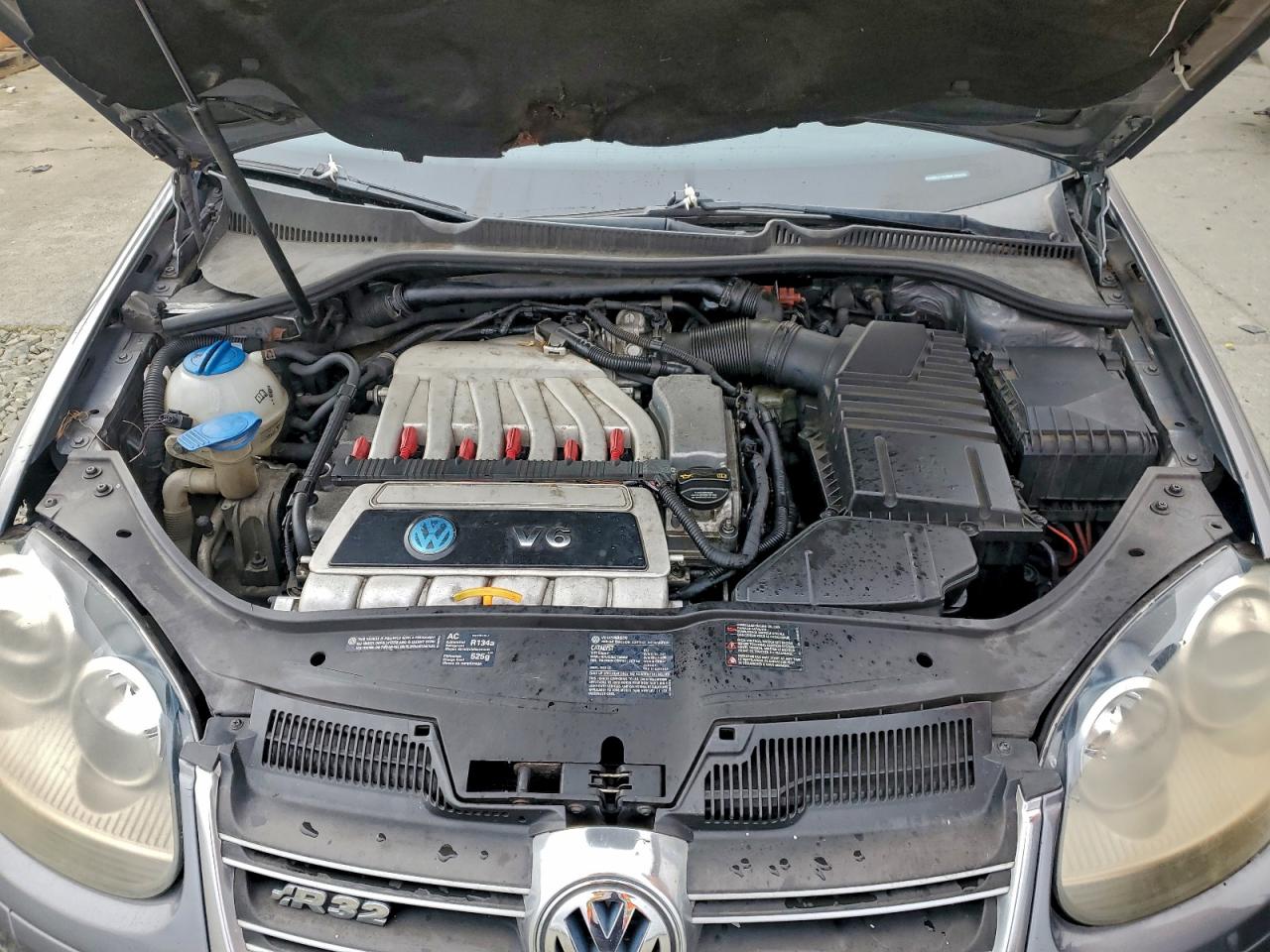 Lot #3311730230 2008 VOLKSWAGEN R32