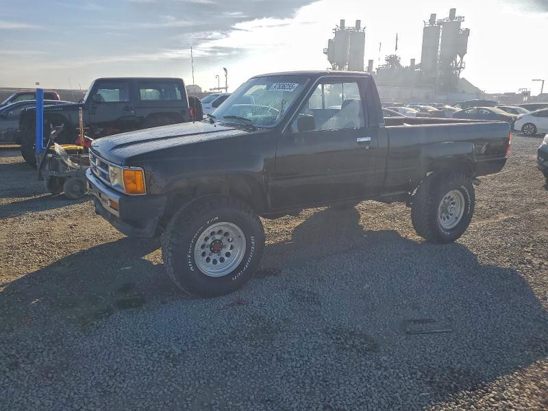 1988 TOYOTA PICKUP SHO #3319231720