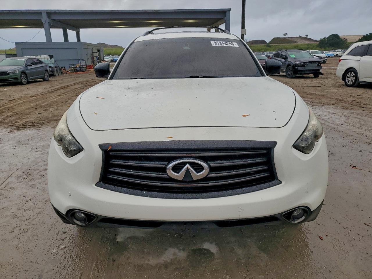 INFINITI QX70