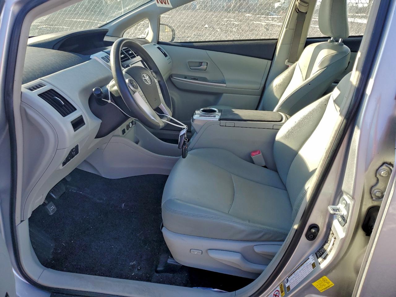 Lot #3312366771 2012 TOYOTA PRIUS V