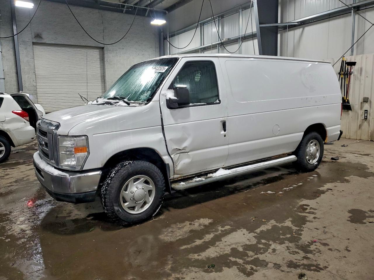 FORD ECONOLINE E250 VAN