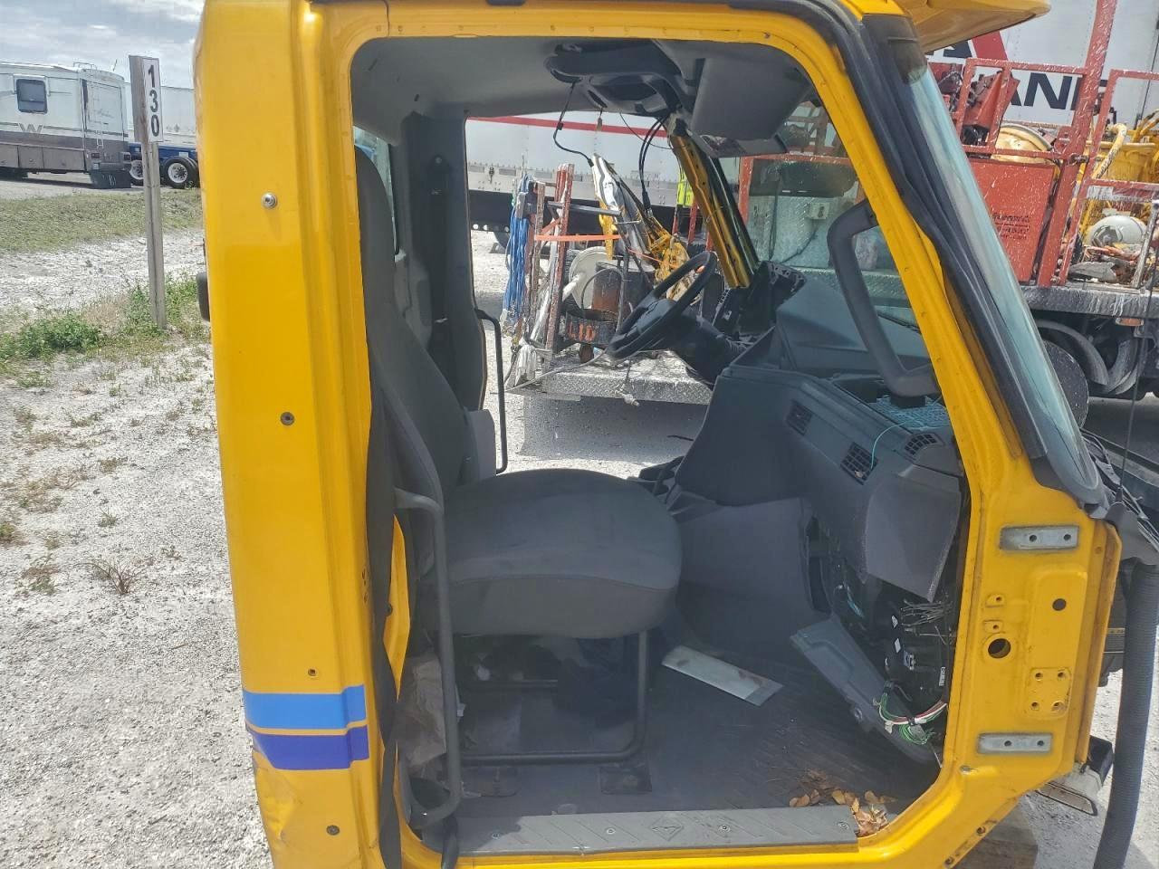 Lot #3302918096 2020 INTERNATIONAL LT625