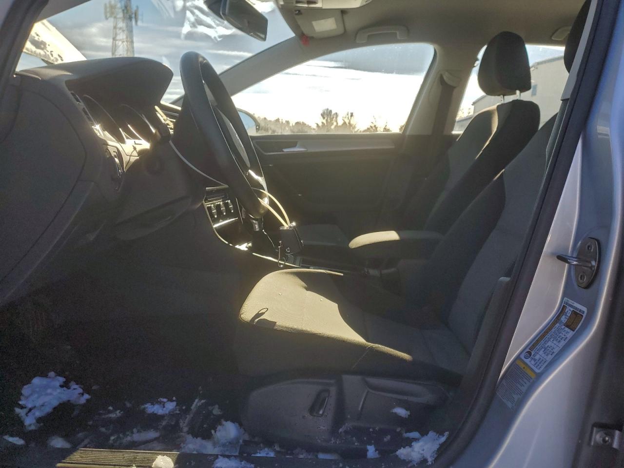 VOLKSWAGEN E-GOLF LIMITED