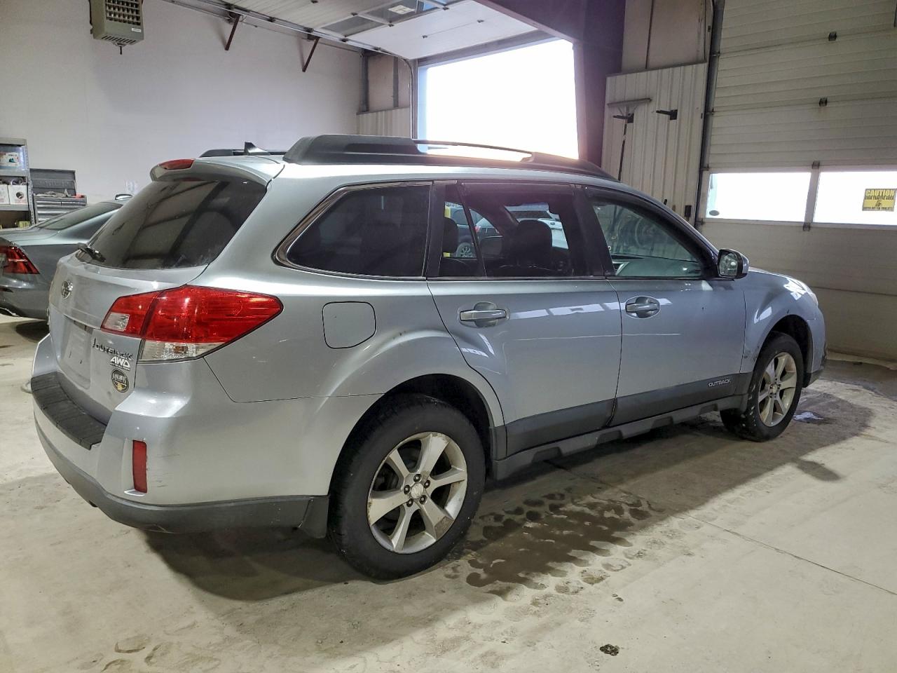 Lot #3308289173 2013 SUBARU OUTBACK 2.