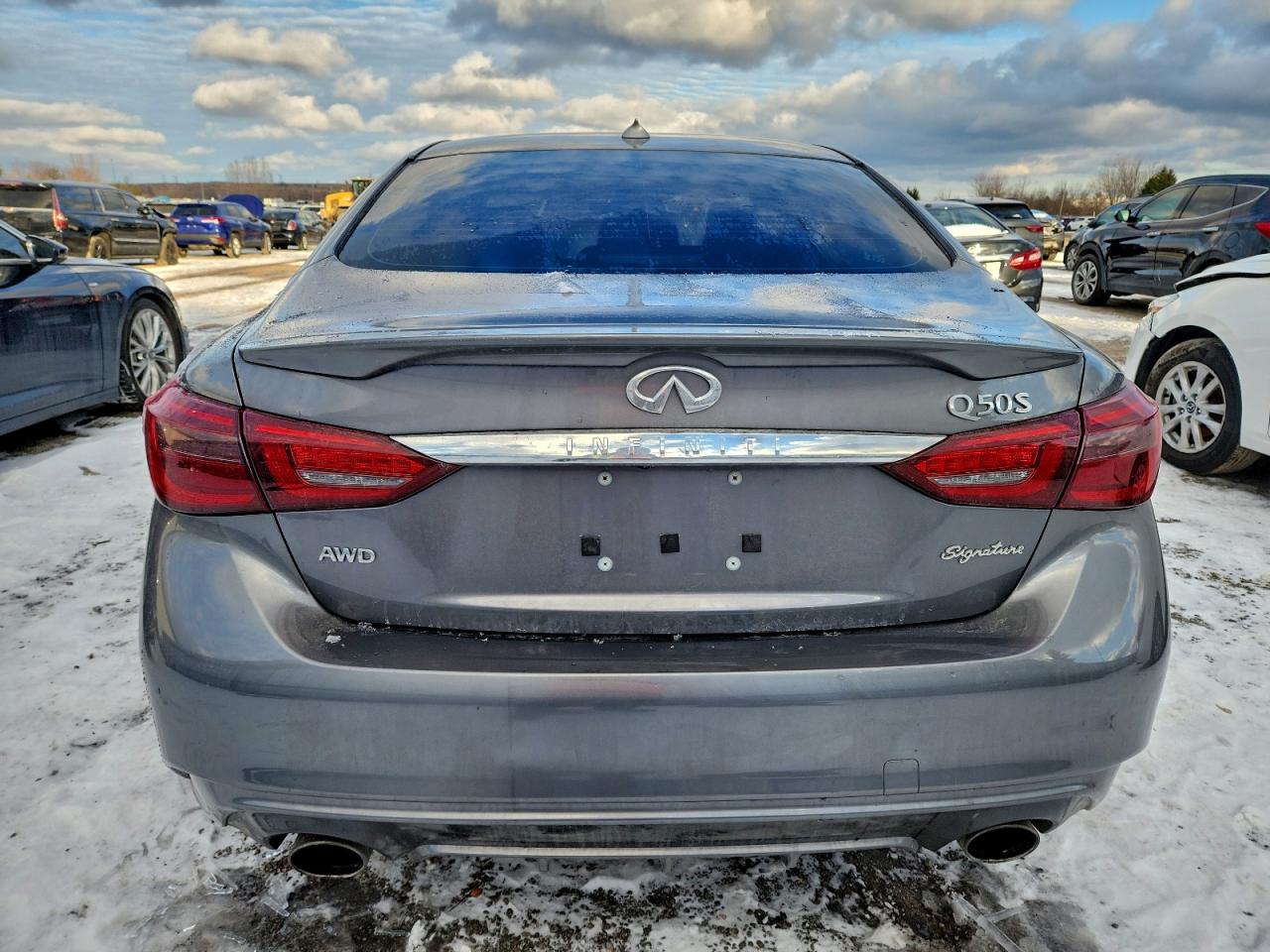 INFINITI Q50 LUXE
