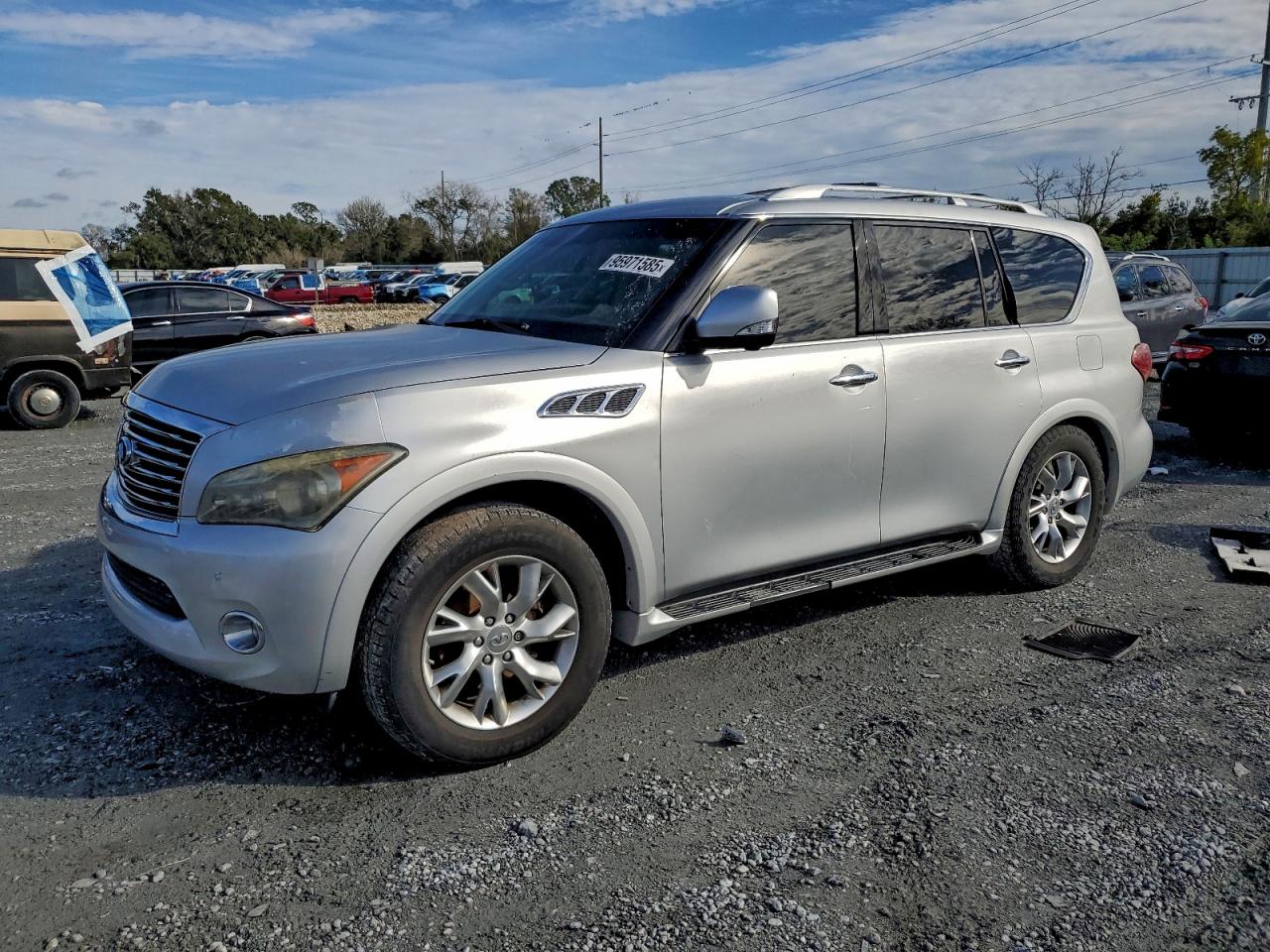 INFINITI QX56