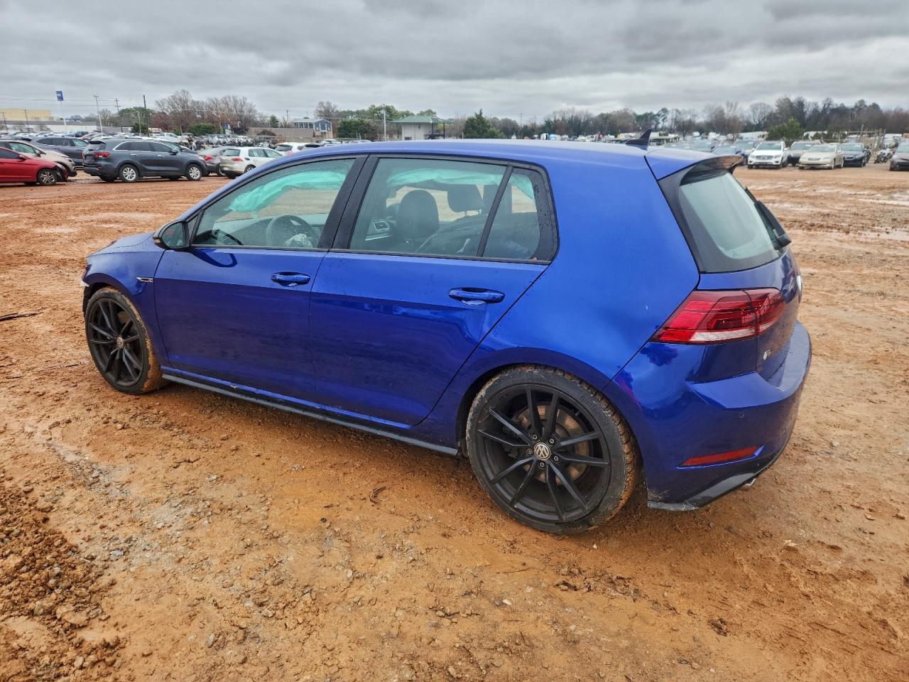 VOLKSWAGEN GOLF R
