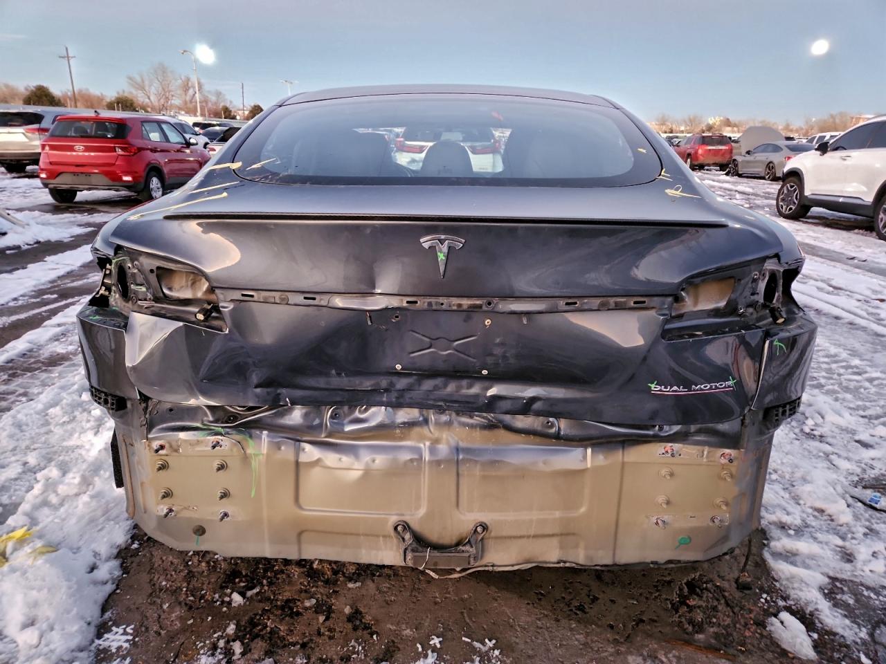 TESLA MODEL S