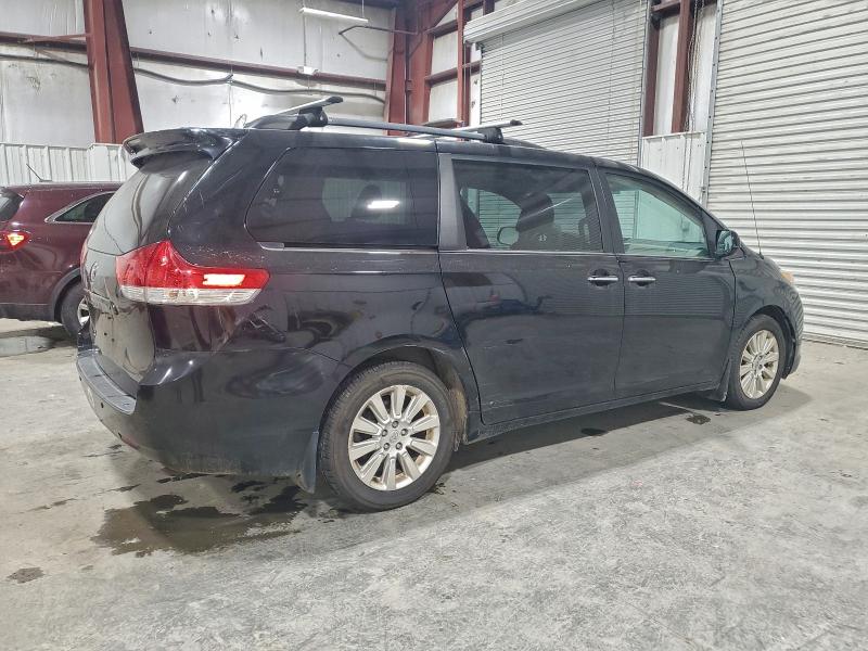 2013 TOYOTA SIENNA XLE #3315781361