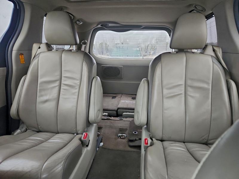 2013 TOYOTA SIENNA XLE #3309181622