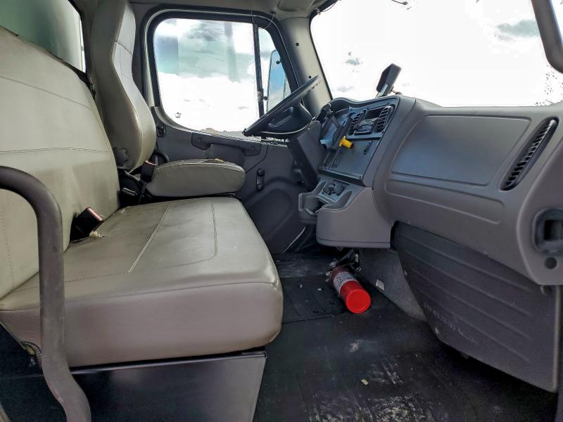 2015 FREIGHTLINER M2 #3312490611