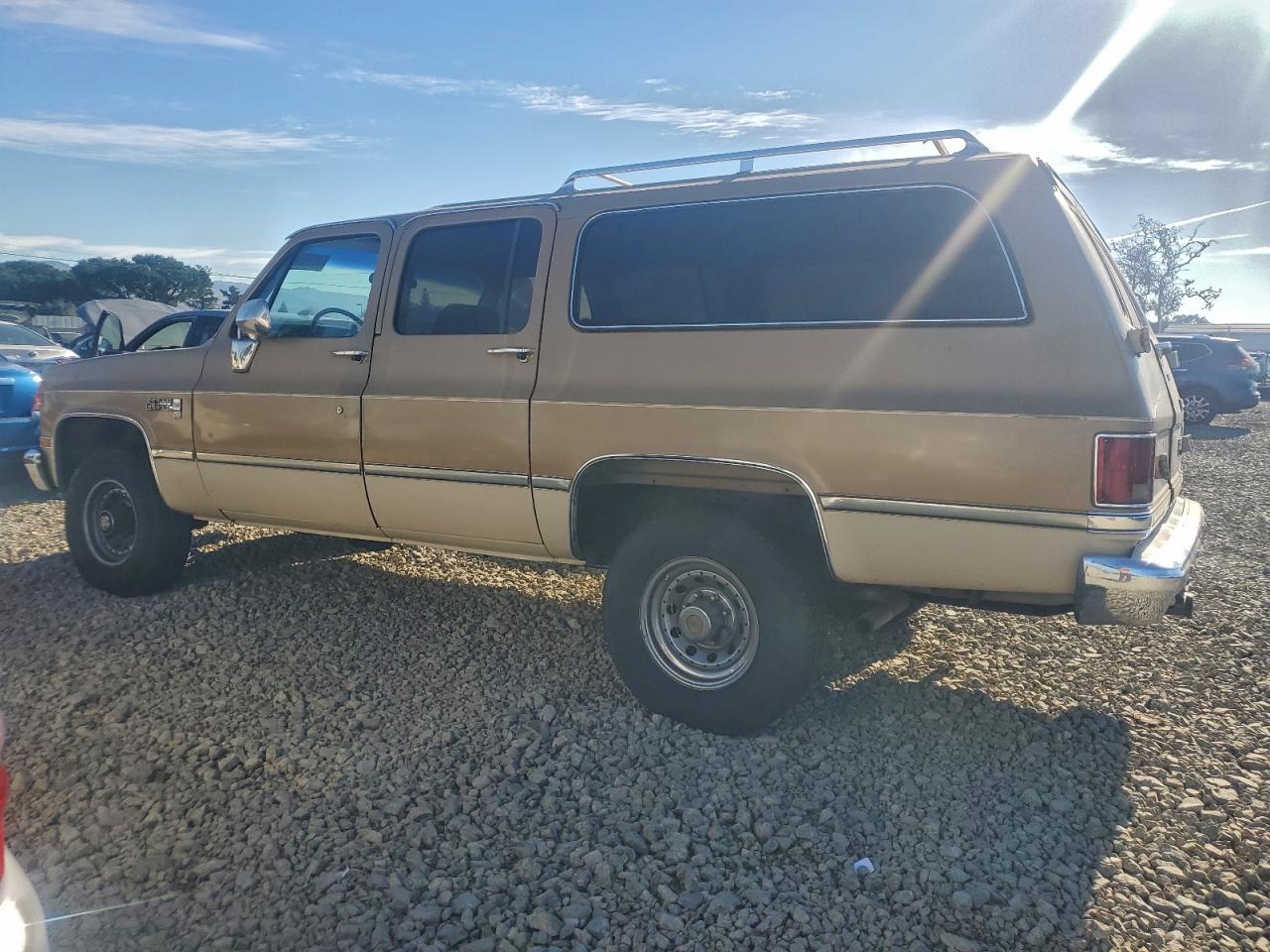 Lot #3304812679 1985 GMC SUBURBAN K