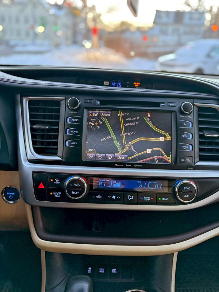 Lot #3318894952 2019 TOYOTA HIGHLANDER