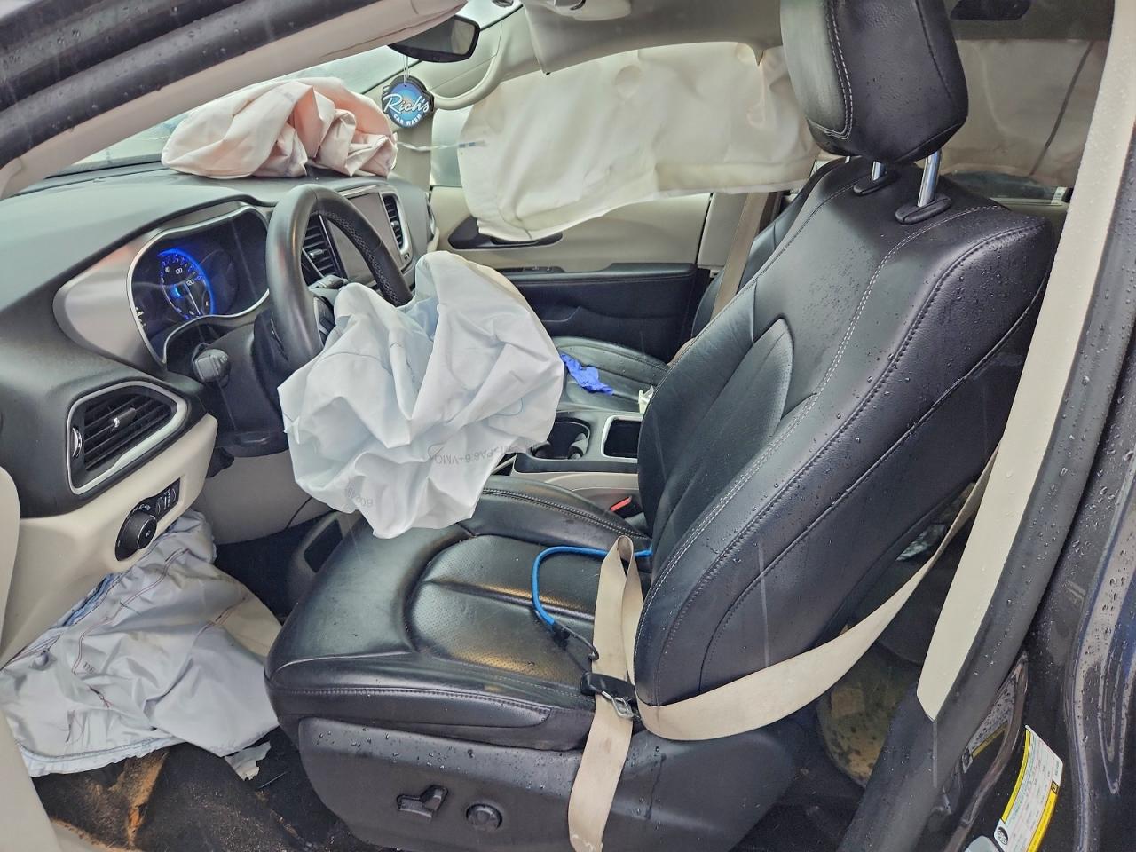 CHRYSLER PACIFICA TOURING L