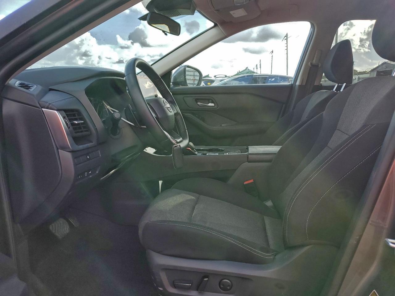 Lot #3302704013 2025 NISSAN ROGUE SV