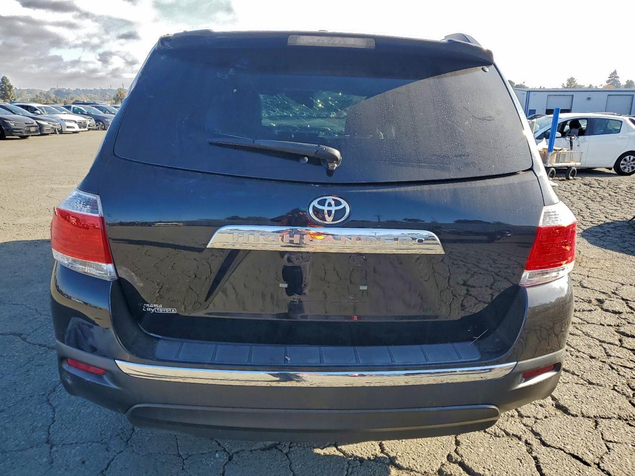 Lot #3310625837 2013 TOYOTA HIGHLANDER