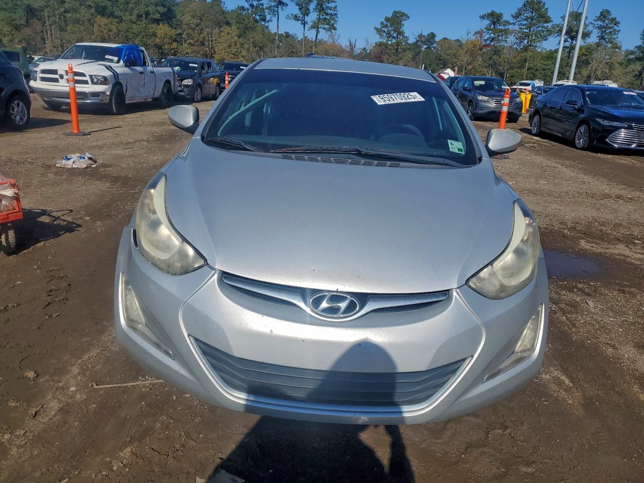 Lot #3316067245 2015 HYUNDAI ELANTRA SE