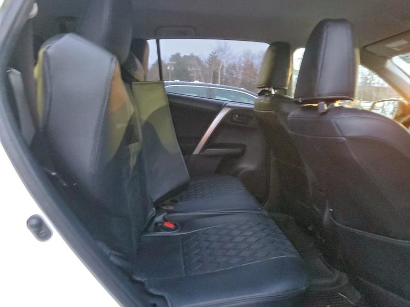 2018 TOYOTA RAV4 LE #3311644240