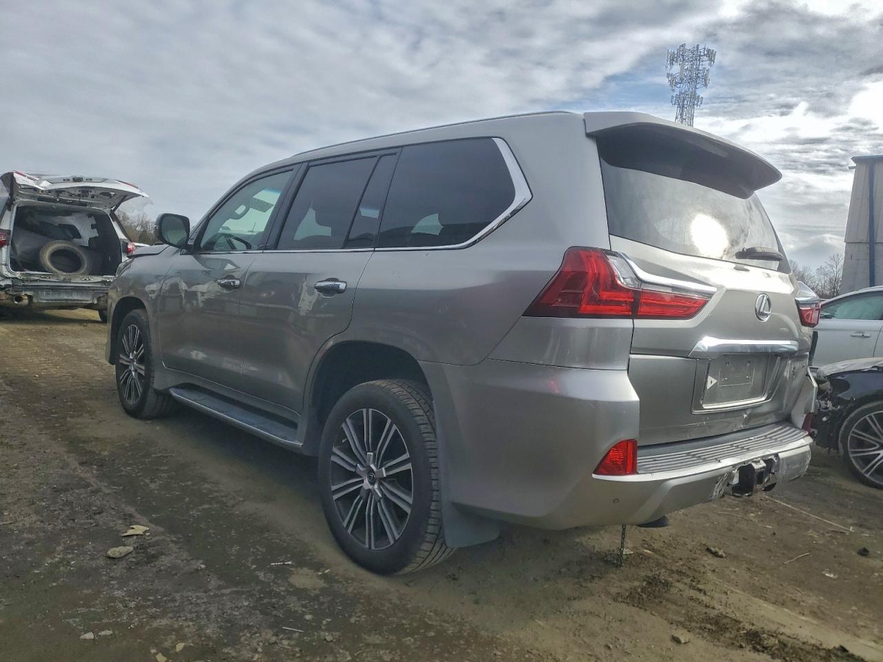 LEXUS LX 570