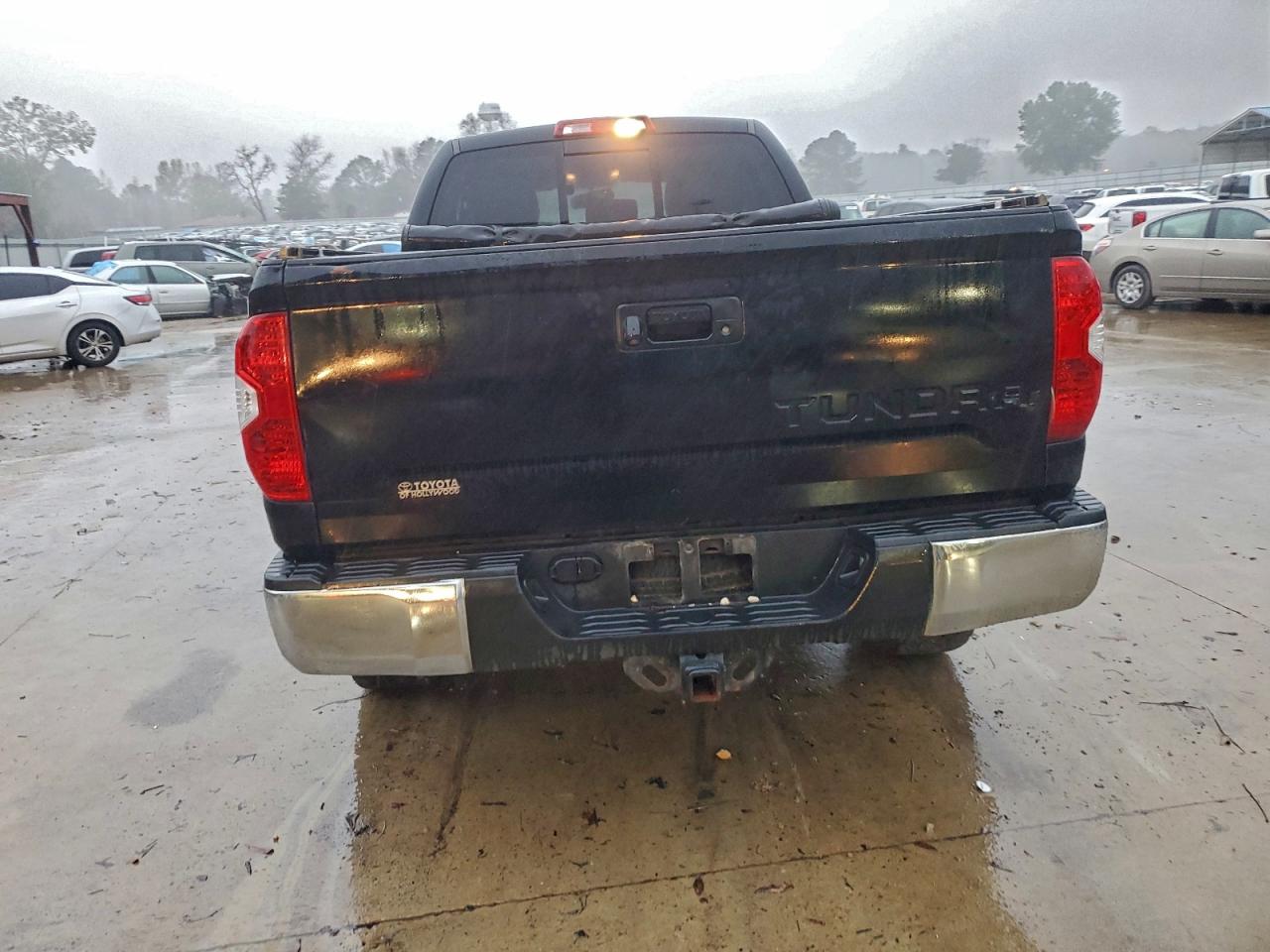 TOYOTA TUNDRA DOUBLE CAB SR