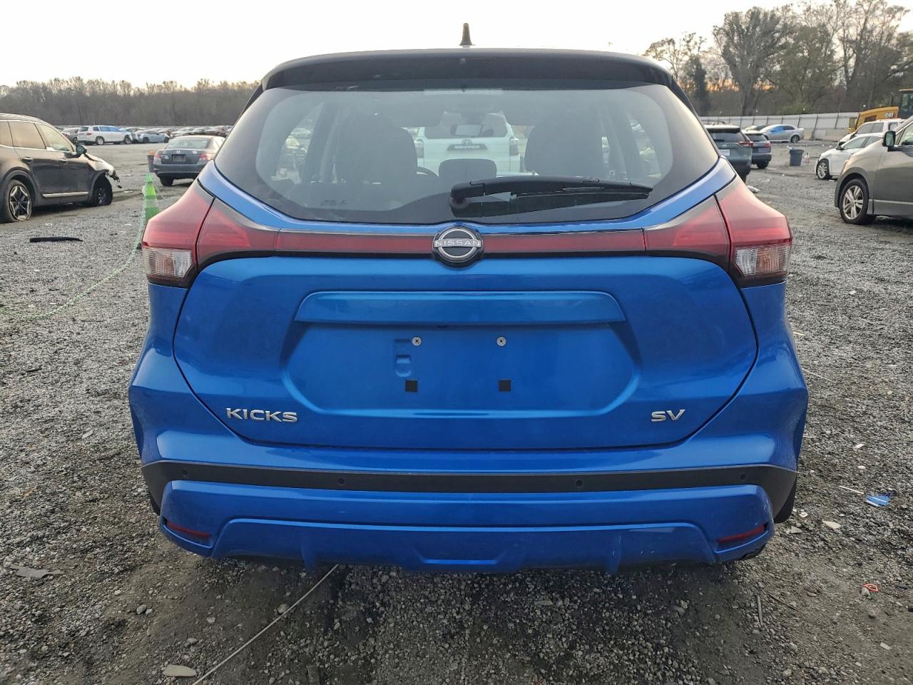 NISSAN KICKS SV