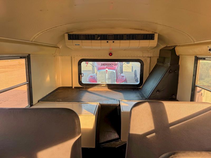 2010 IC CORPORATION 3000 RE #3312261775