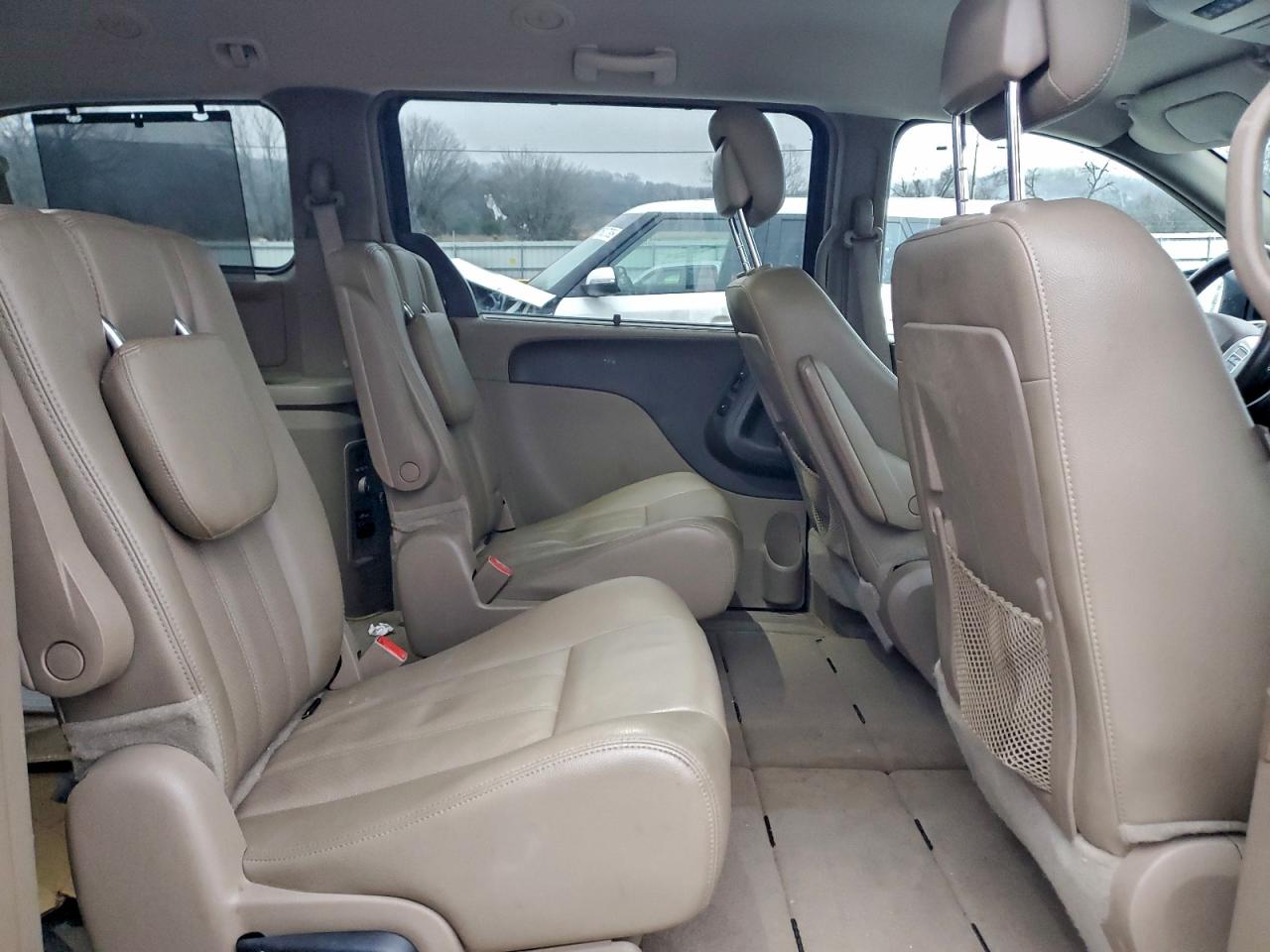 CHRYSLER TOWN & COUNTRY TOURING L