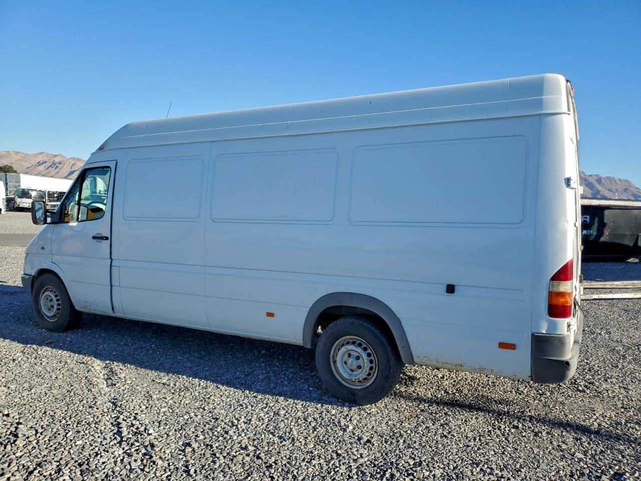Lot #3308784998 2006 FREIGHTLINER SPRINTER 2
