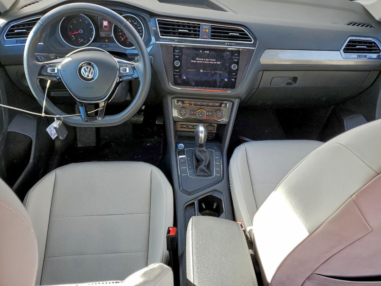 VOLKSWAGEN TIGUAN SE