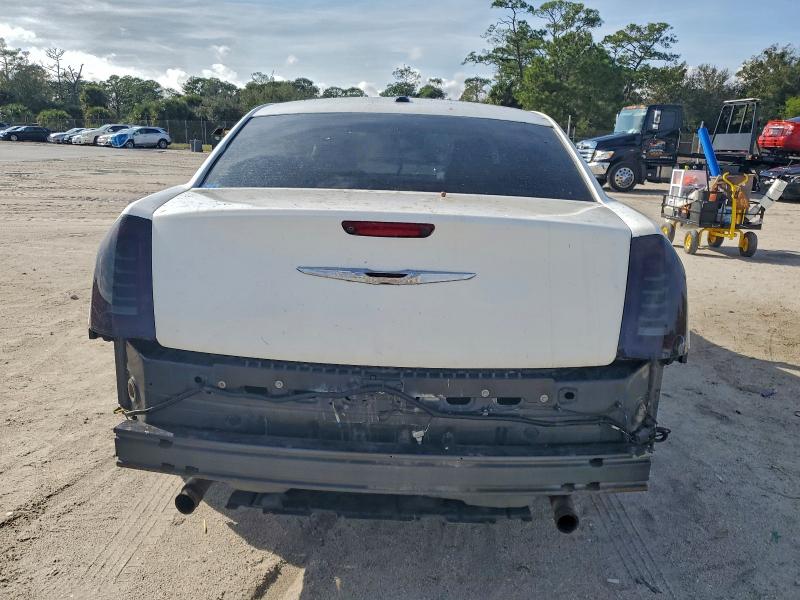 2011 CHRYSLER 300C #3302694049