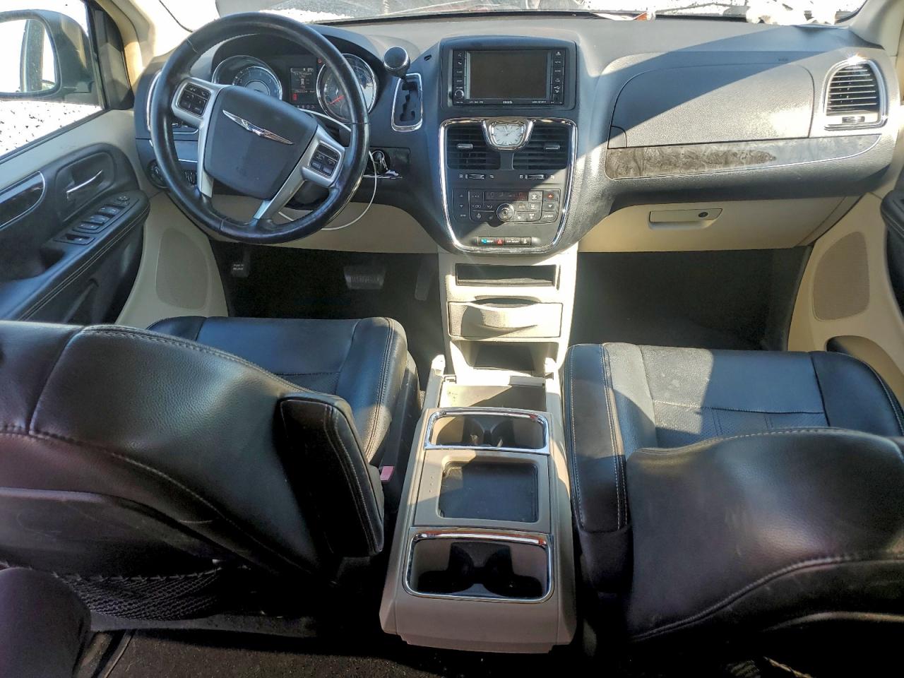 CHRYSLER TOWN & COUNTRY TOURING L