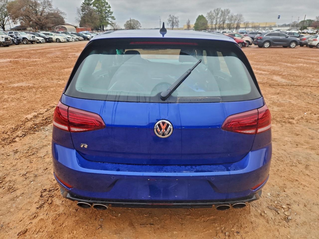 VOLKSWAGEN GOLF R
