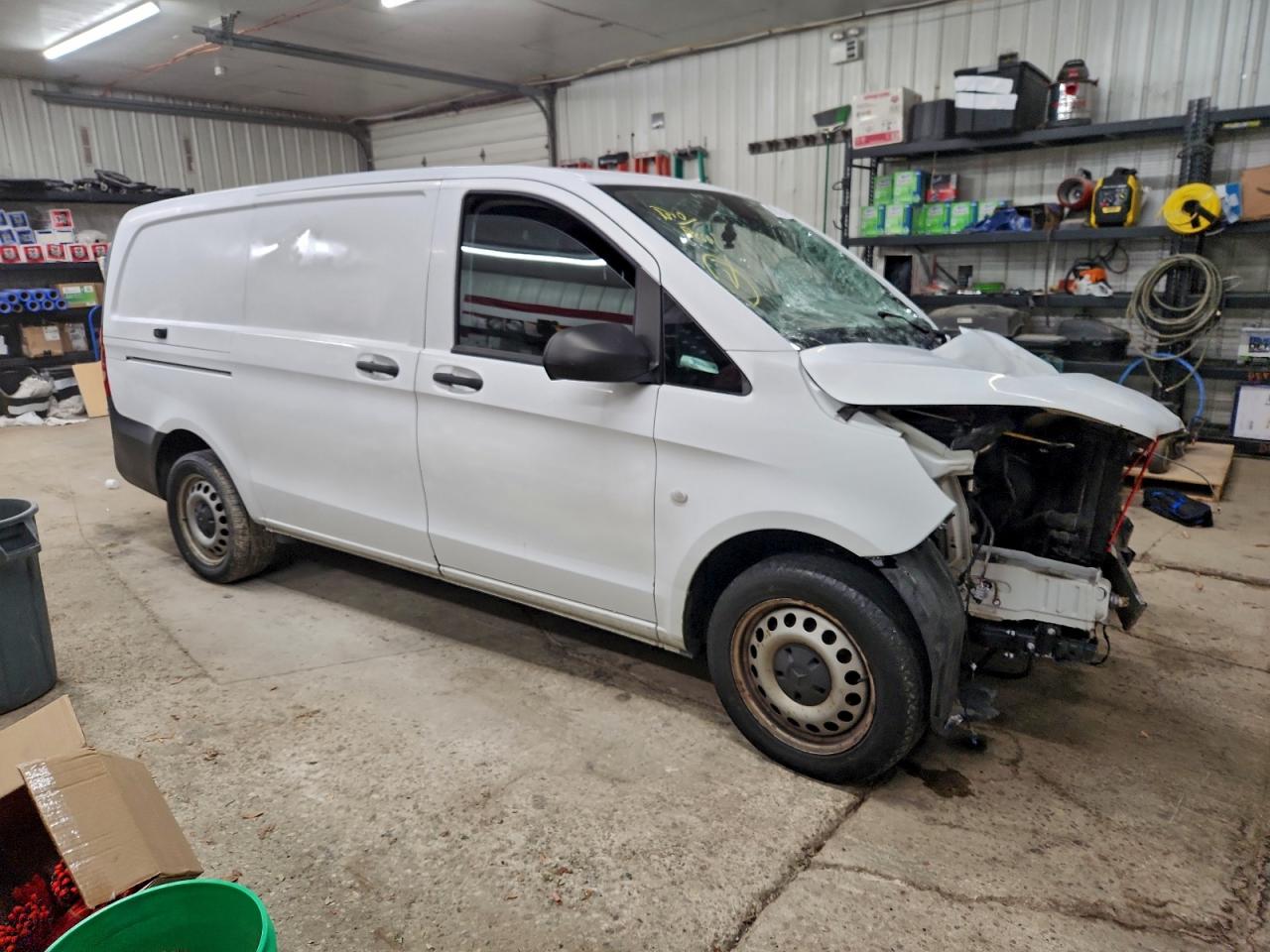 MERCEDES-BENZ METRIS