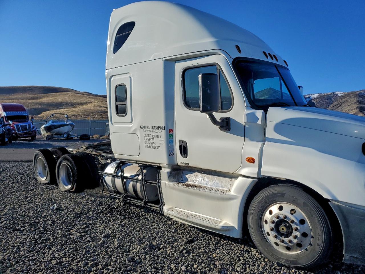 Lot #3310378966 2017 FREIGHTLINER CASCADIA 1