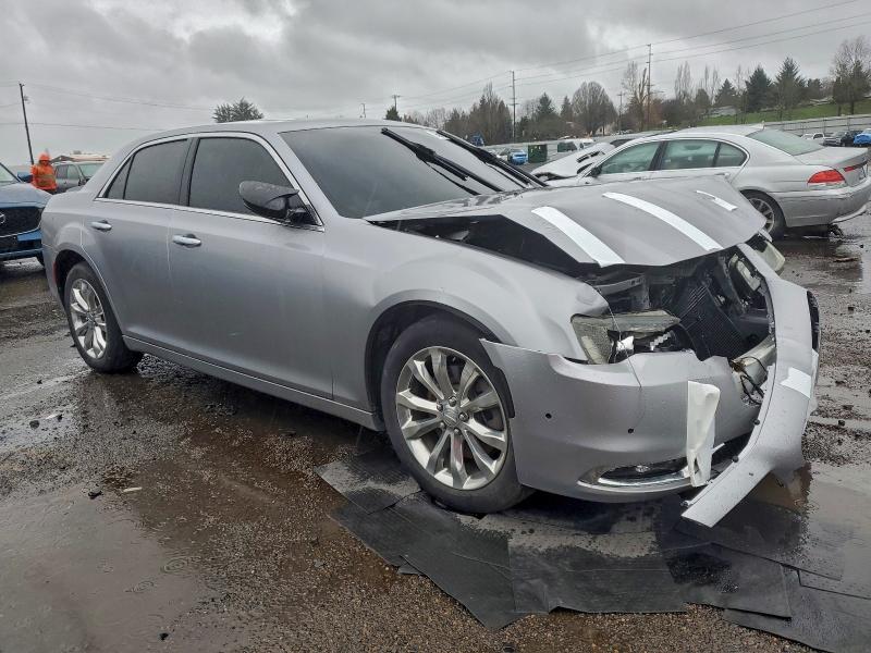 2017 CHRYSLER 300C #3317689070