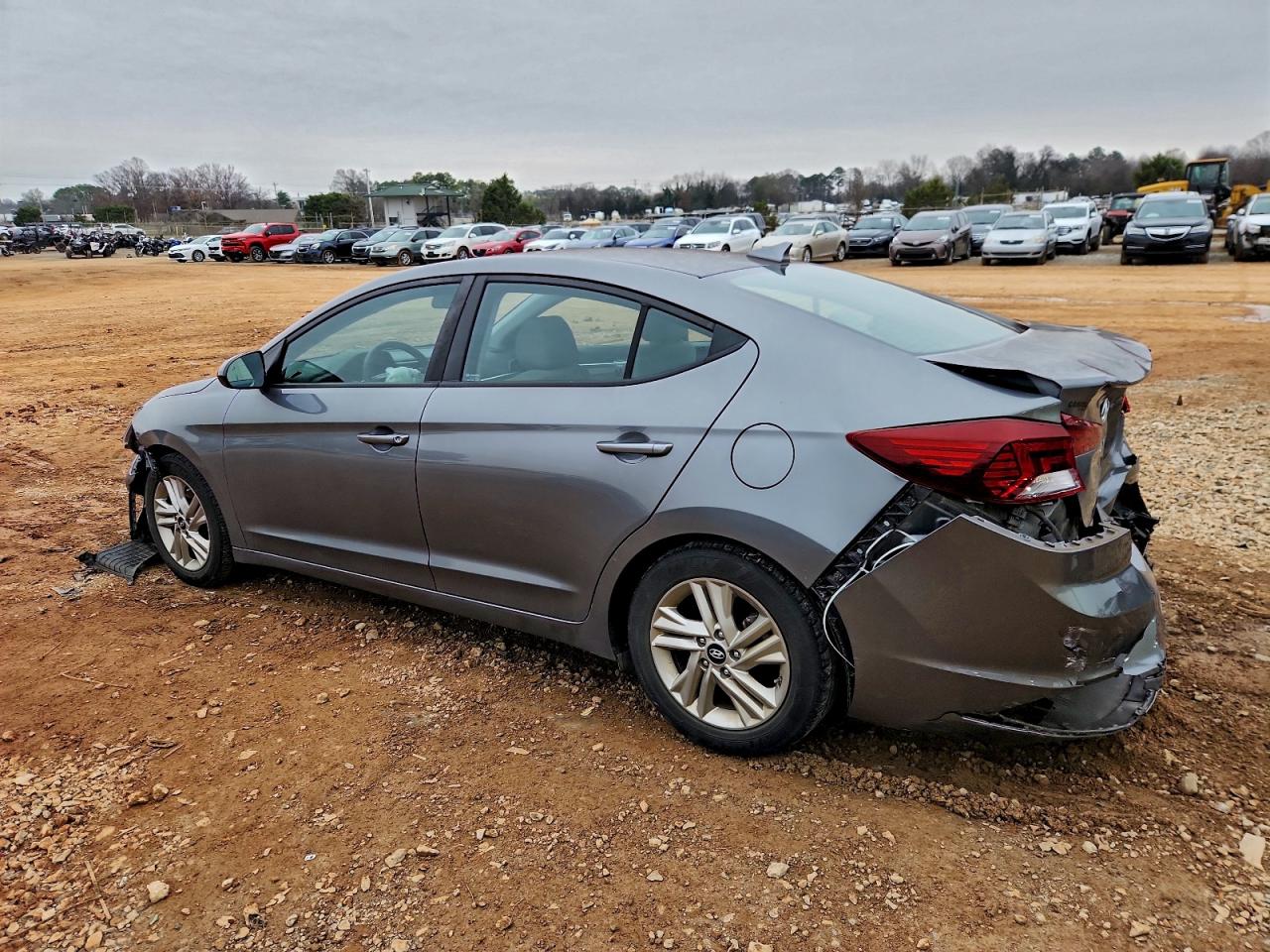 HYUNDAI ELANTRA SEL