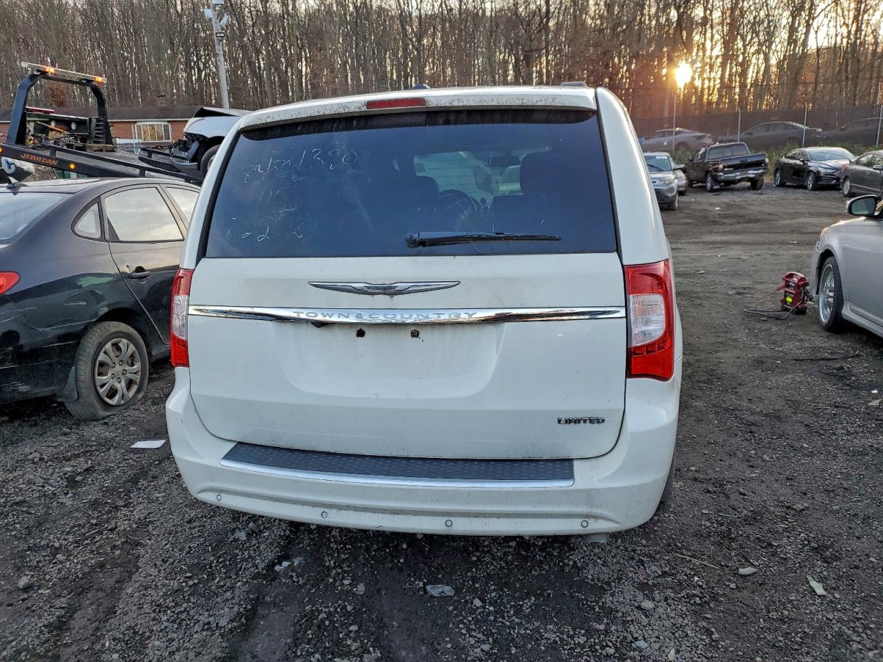 CHRYSLER TOWN & COUNTRY LIMITED