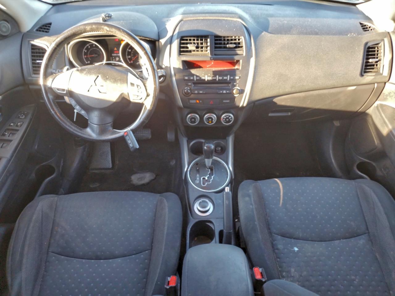 MITSUBISHI OUTLANDER SE