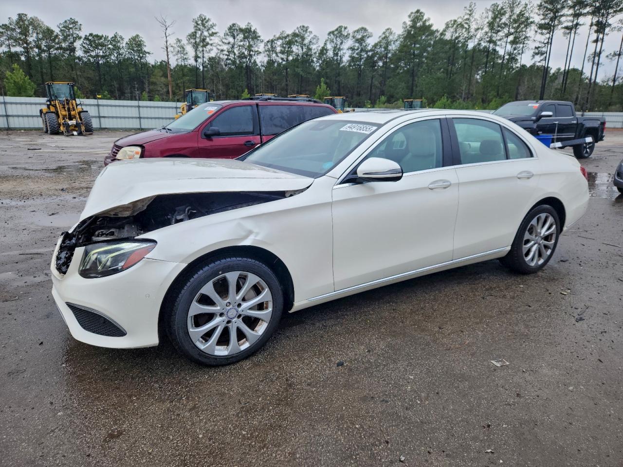 MERCEDES-BENZ E-CLASS 300