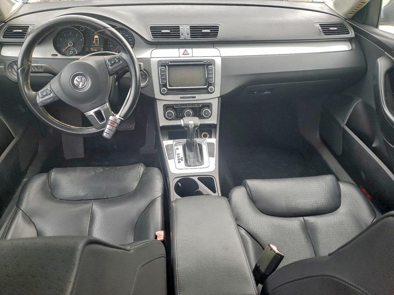 Lot #3317876908 2010 VOLKSWAGEN PASSAT KOM