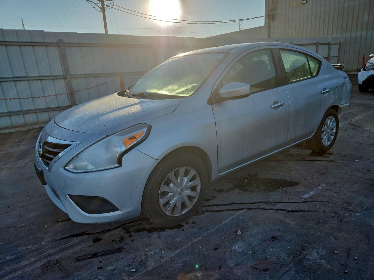 NISSAN VERSA S