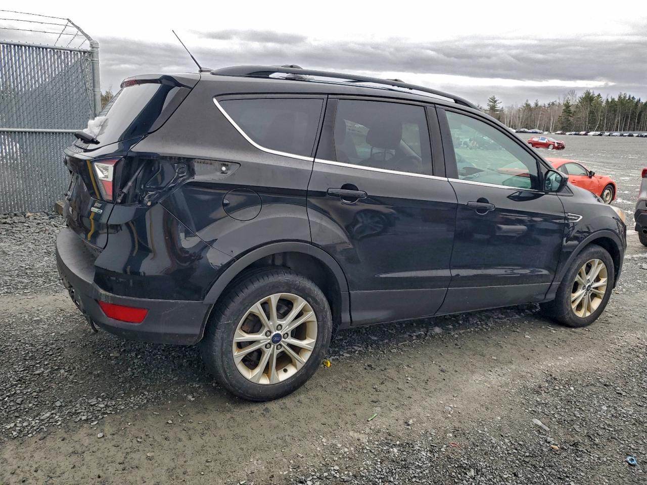 FORD ESCAPE SE