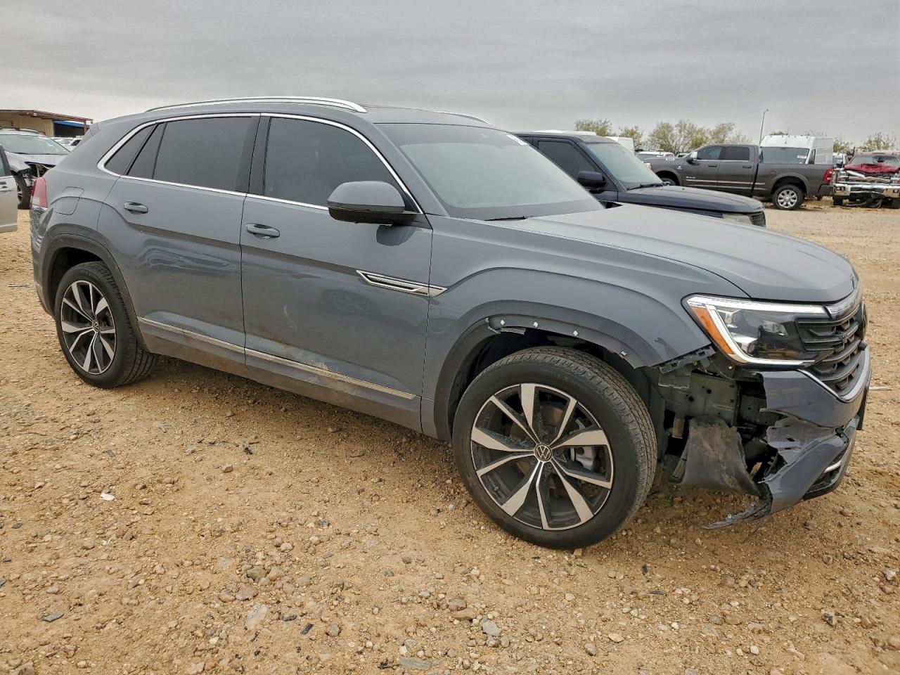 VOLKSWAGEN ATLAS CROSS SPORT SEL PREMIUM R-LINE