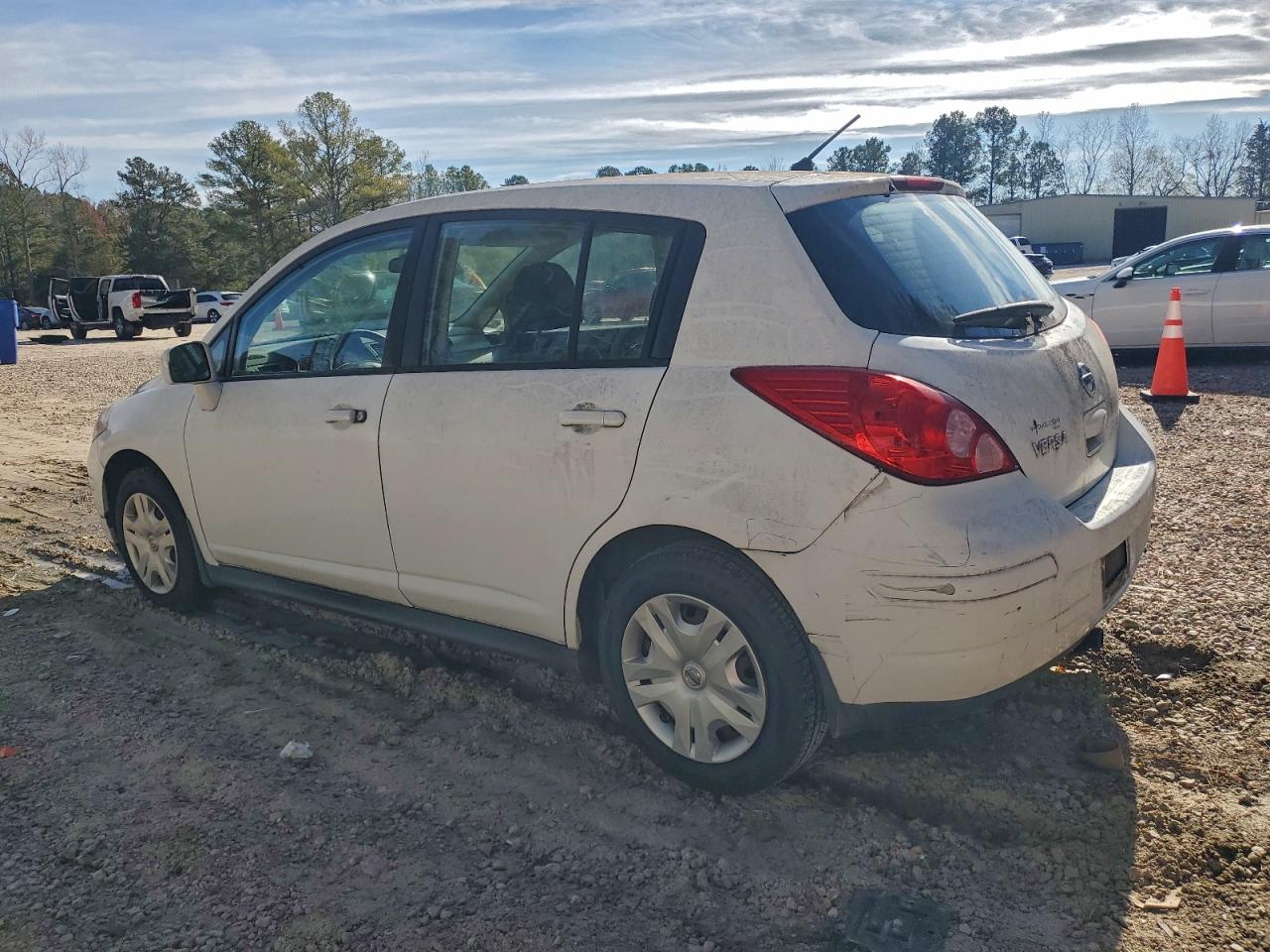 Lot #3316843703 2012 NISSAN VERSA S