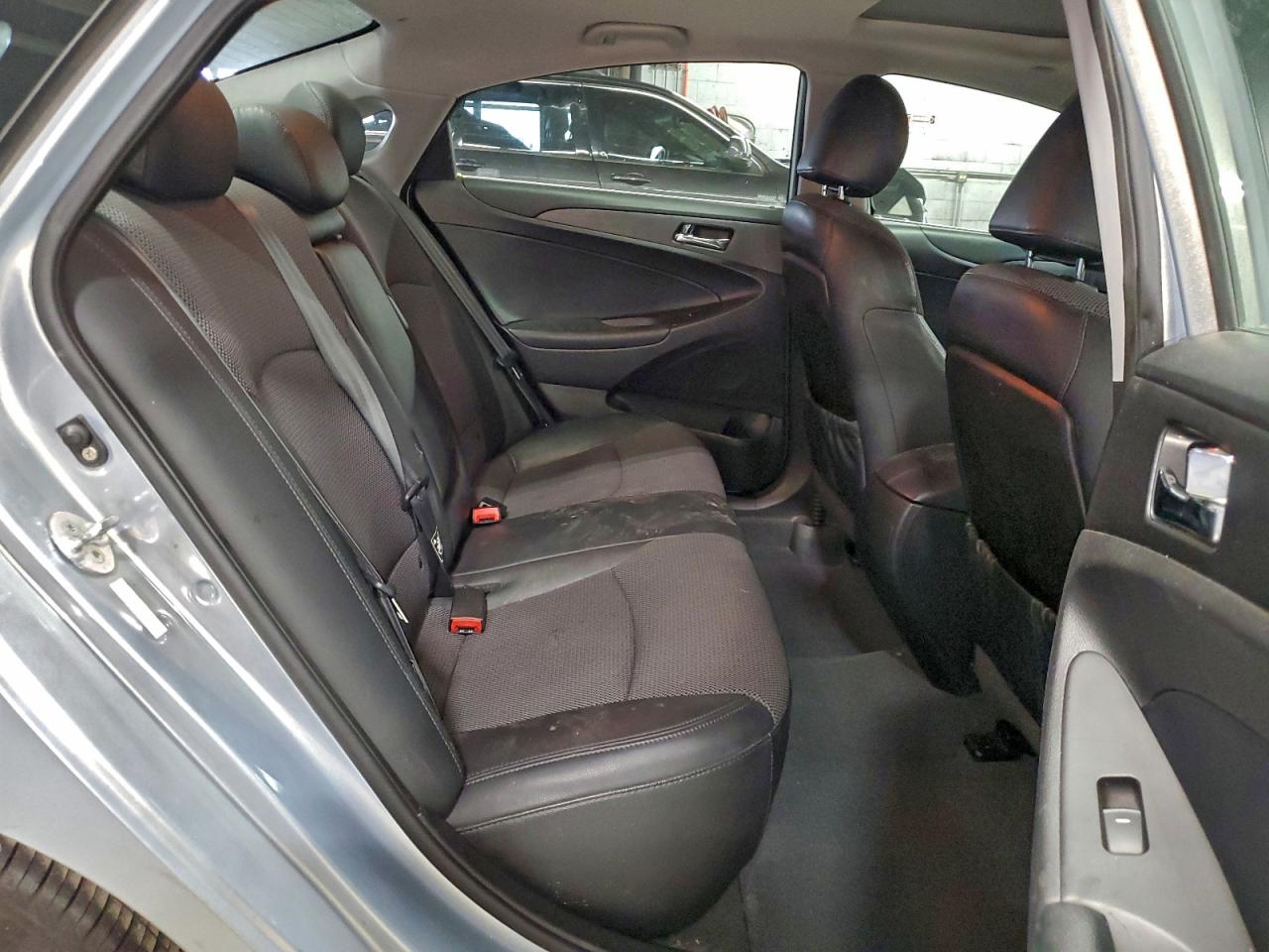 Lot #3302882954 2011 HYUNDAI SONATA SE