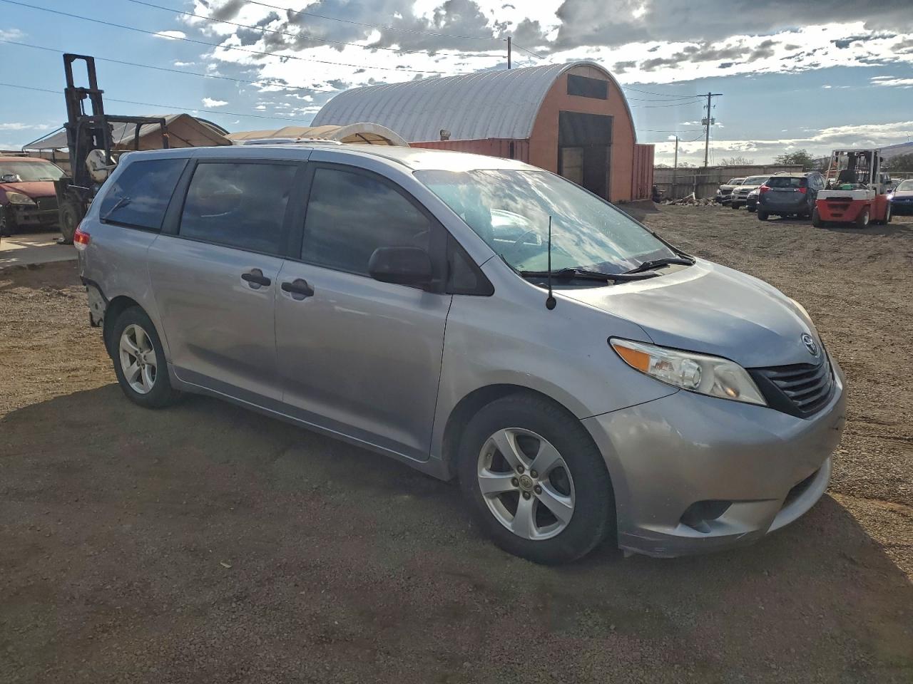 TOYOTA SIENNA